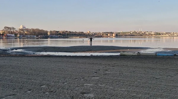 Tekirdağ’da endişelendiren olay: Deniz 20 metre çekildi